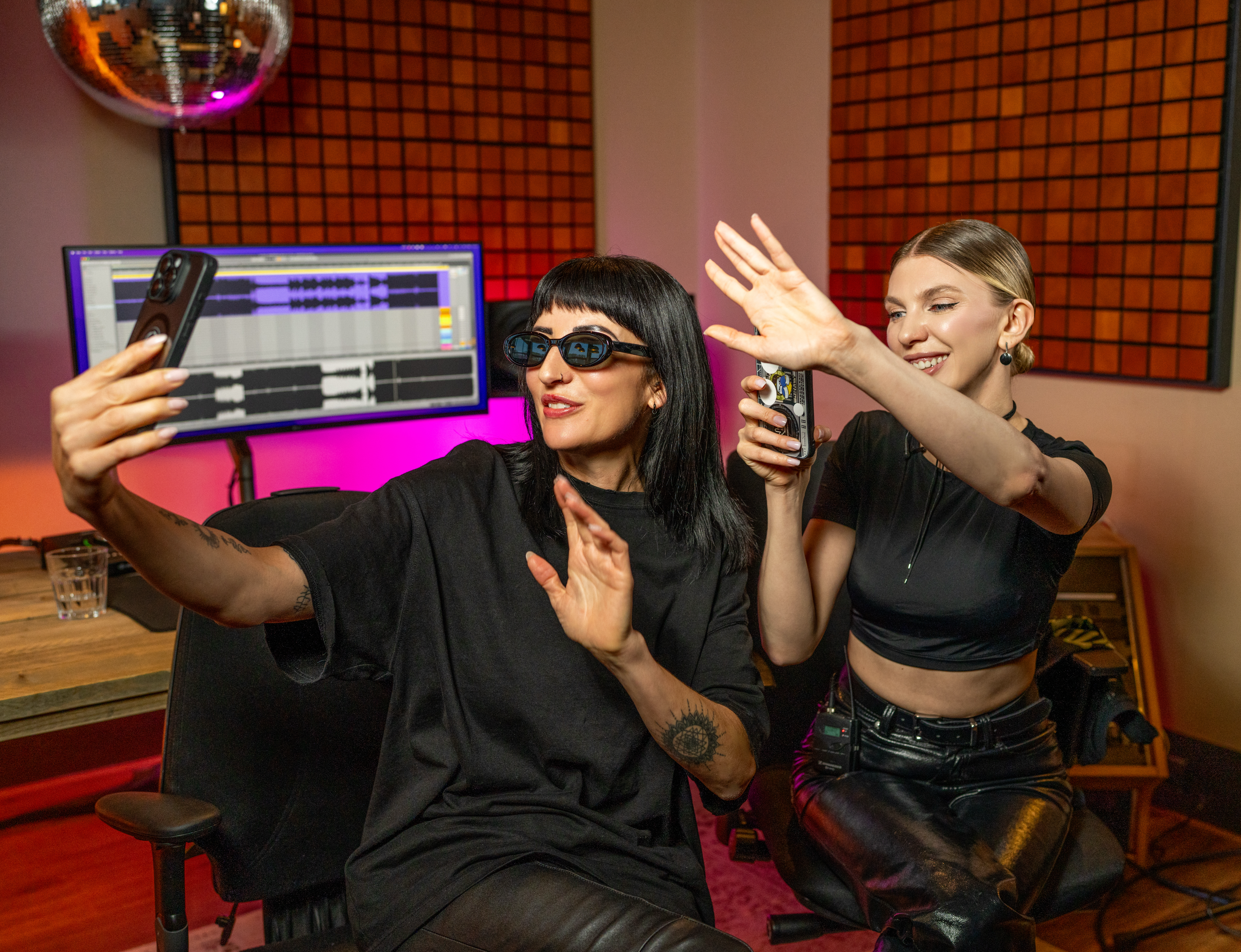Juliet & Teneya in the Armada Studios in Amsterdam