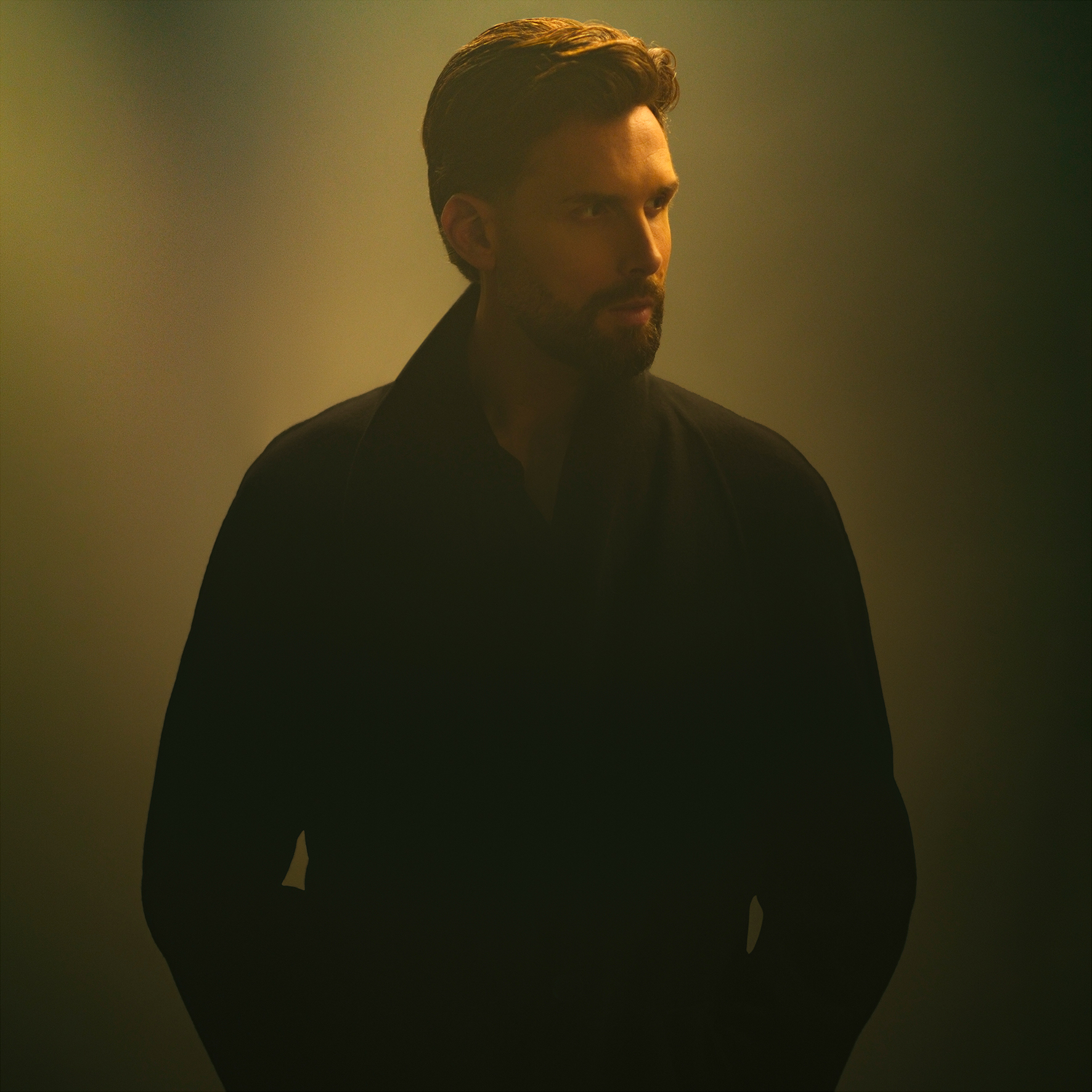 Coverphoto for Nick Schilder's debut album 'shatterproof'